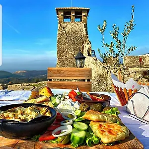 Emiliano Castle Of Guest house Kruje