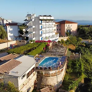Itaka Hotel Lukove